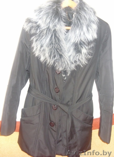 Весенняя утепленная черная куртка с воротником из искусственного меха - Изображение #1, Объявление #627745