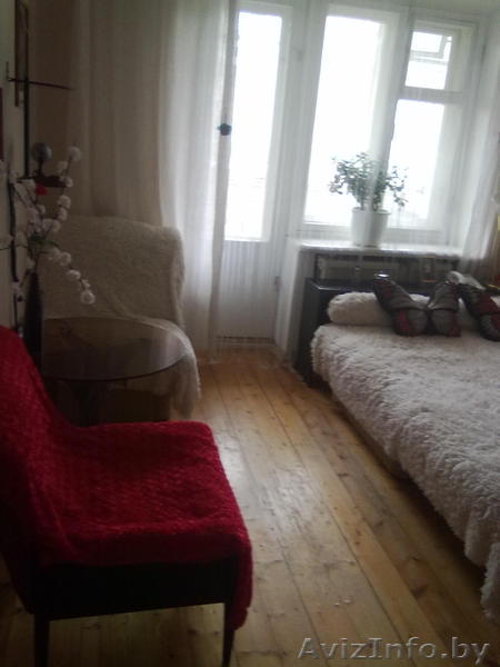 Сдам(2 девушкам на 10-20 дней ) большую,современныю, меблированную  комнату 18м - Изображение #1, Объявление #686631