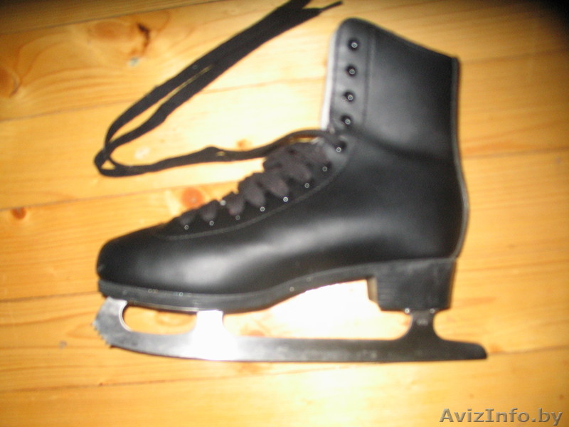 Коньки женские, фигурные, 41-42 размер, черные - Изображение #1, Объявление #957251