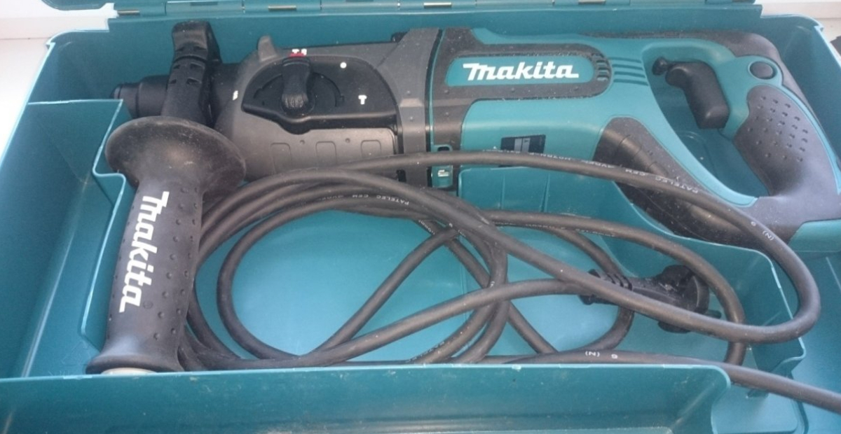 Перфоратор Makita HR 2475. Полный комплект. Чемодан. Хорошее состояние. - Изображение #1, Объявление #1685414