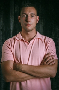 Мужчина - специалист по уходу за телом. Все виды массажа #950082