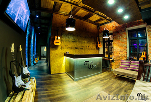 Обучение игре на гитаре,  барабанах,  клавишах,  вокалу