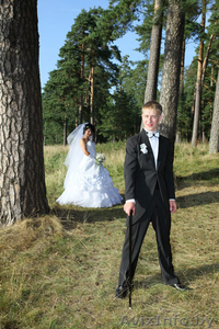 свадебные платья невесты и костюмы  жениха  прокат и продажа - Изображение #4, Объявление #1298901