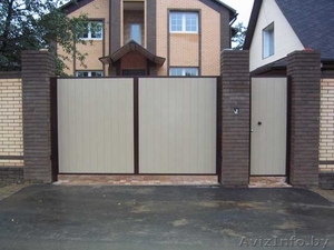 Забор (профлист МП20,  штакетник). Ворота распашные. 