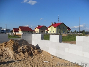 Несъемная опалубка  из пенополистирола  для возведения стен здания.