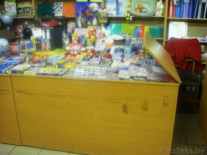 Торговое оборудование. Стеллажи, тумба  и столы из ДСП, б/у недорого - Изображение #2, Объявление #28008