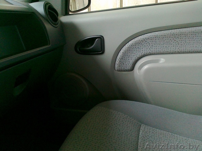 Продам Dacia Logan, 2005 г., 1,4 бенз - Изображение #5, Объявление #287748