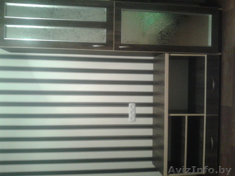 Продаётся компьютерный стол,тумба под телевизор и шкаф - Изображение #3, Объявление #976780