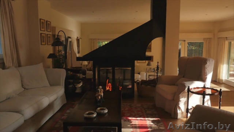 Очаровательная вилла с бассейном на побережье под Барселоной - Изображение #3, Объявление #1532435