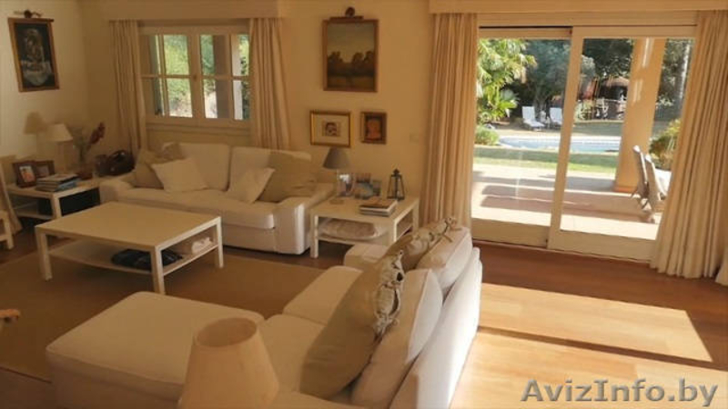 Очаровательная вилла с бассейном на побережье под Барселоной - Изображение #4, Объявление #1532435