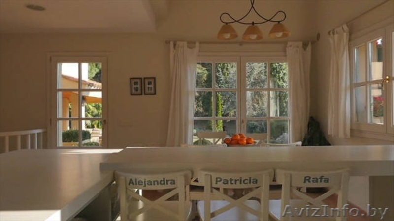 Очаровательная вилла с бассейном на побережье под Барселоной - Изображение #5, Объявление #1532435