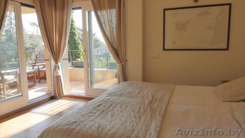 Очаровательная вилла с бассейном на побережье под Барселоной - Изображение #7, Объявление #1532435