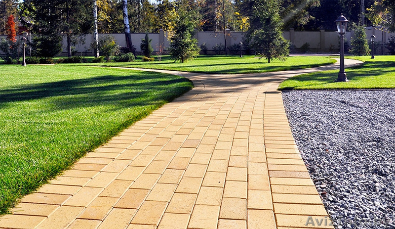 Выполним благоустройство территории:укладка тротуарной плитки, отмостка, дорожк - Изображение #1, Объявление #1544557